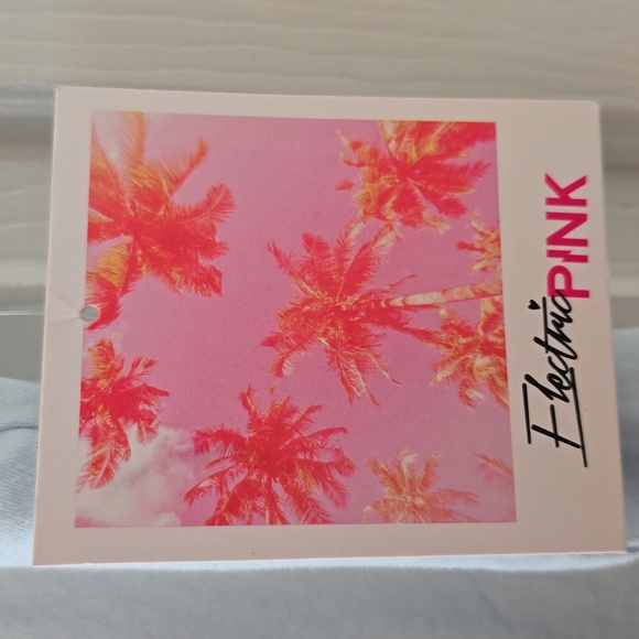 ELECTRIC PINK BRAND WOMENS BLUE ZODIAC SIGNS CROP TOP TEE-SHIRT SIZE XL - Picture 5 of 16